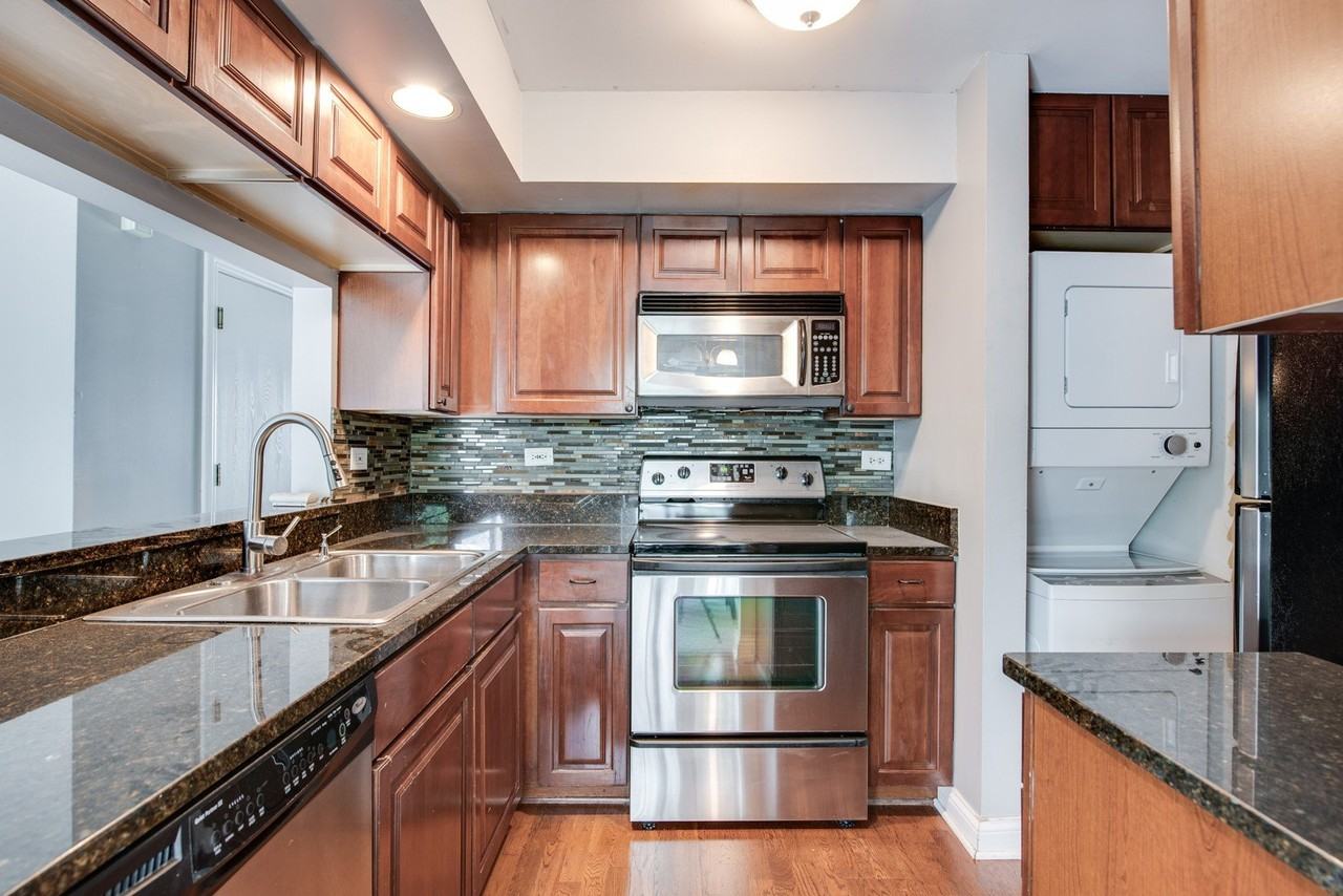 19 Foxcroft Rd #203 - Photo 7 of 13