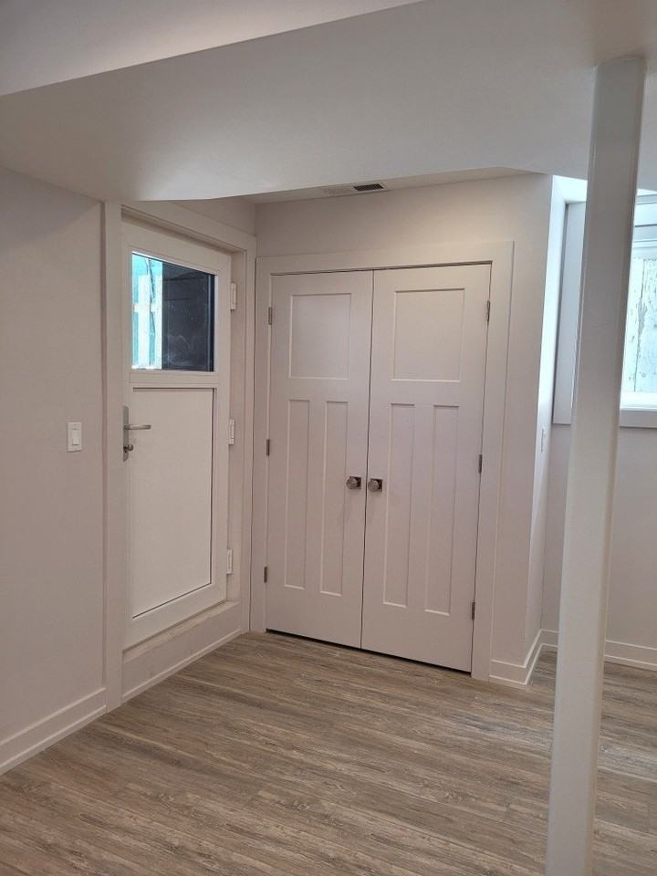 3144 N Leavitt St - Photo 4 of 22