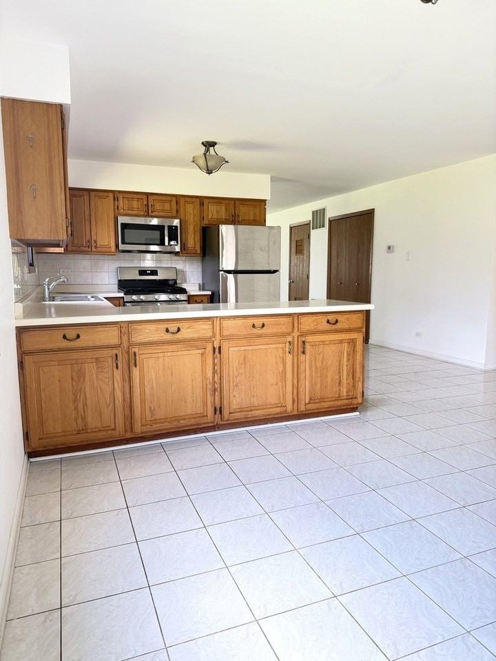 311 Dawn Ct #1 - Photo 2 of 10