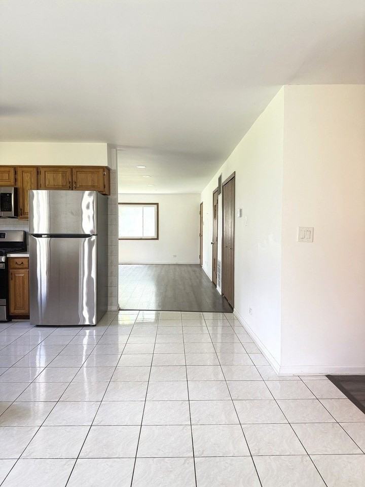 311 Dawn Ct #1 - Photo 4 of 10