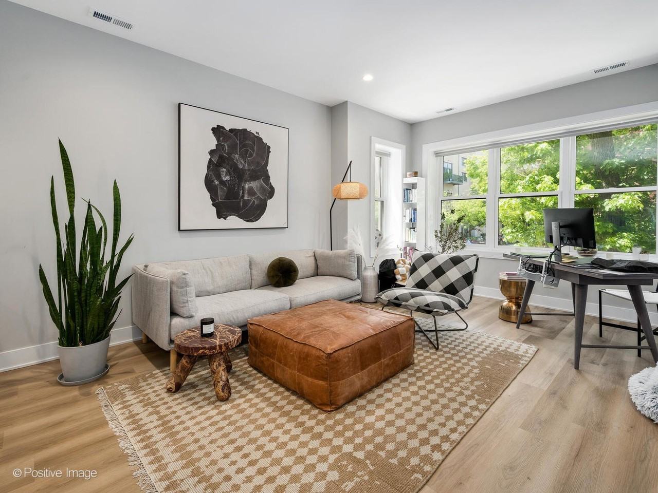 833 N Hoyne Ave #2S - Photo 5 of 17