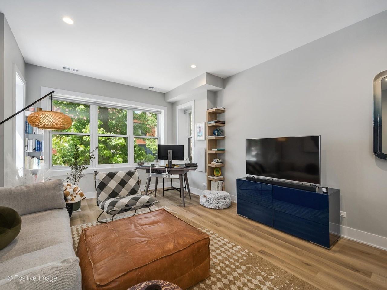 833 N Hoyne Ave #2S - Photo 6 of 17