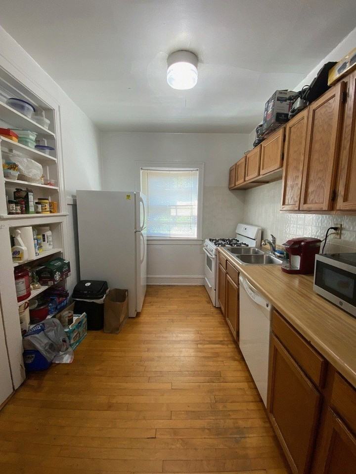 736 Reba Pl #G2 - Photo 4 of 7