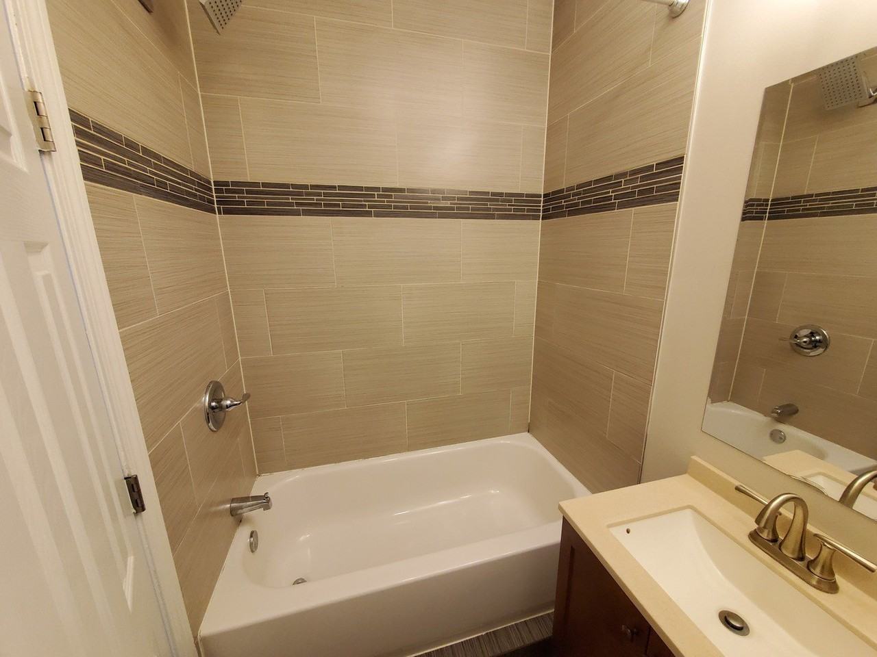 1528 N Ashland Ave #2R - Photo 7 of 11