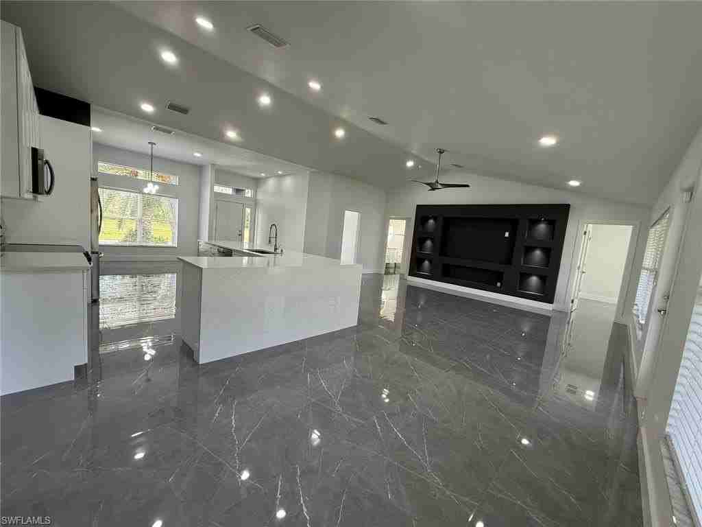 4000 Ne 9th Ave - Photo 5 of 24