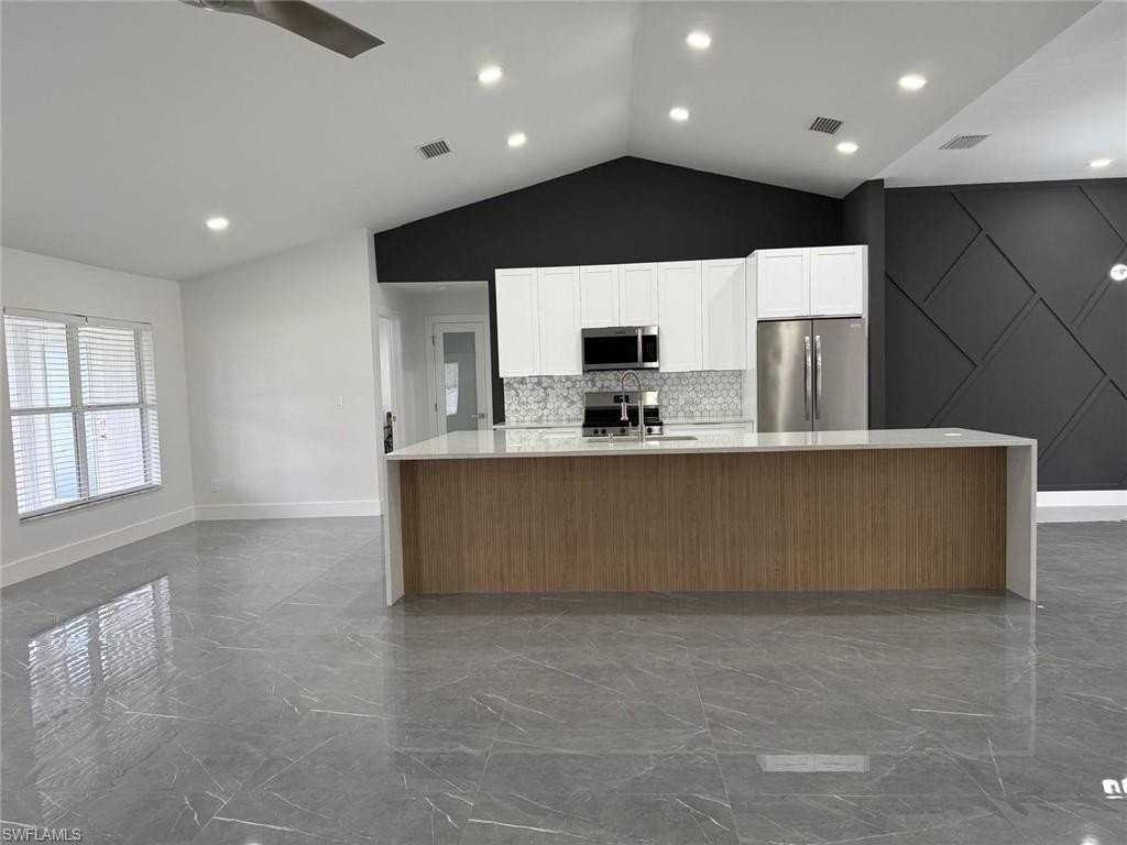 4000 Ne 9th Ave - Photo 7 of 24