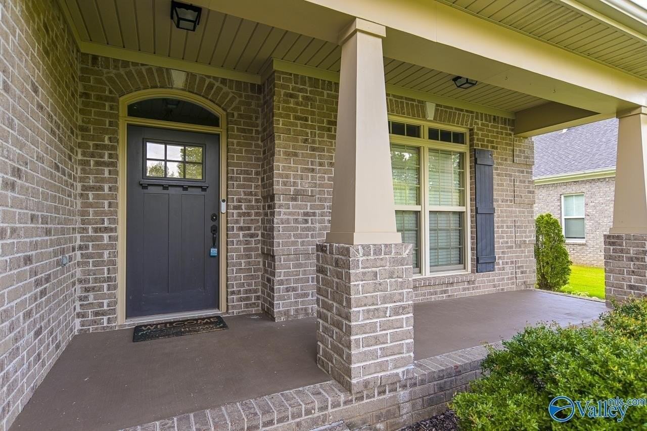 161 Huntsmen Ln - Photo 3 of 34