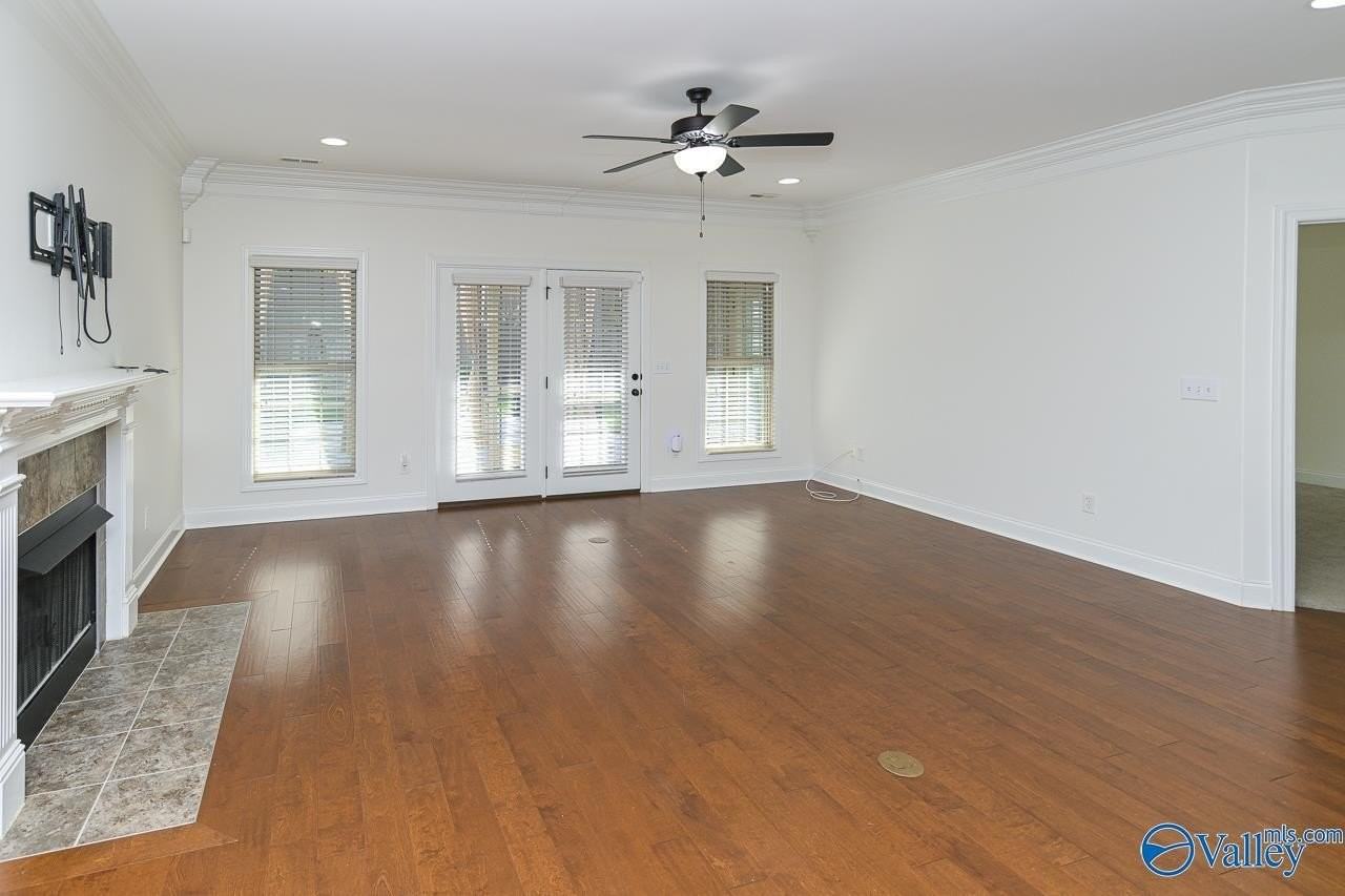161 Huntsmen Ln - Photo 5 of 34