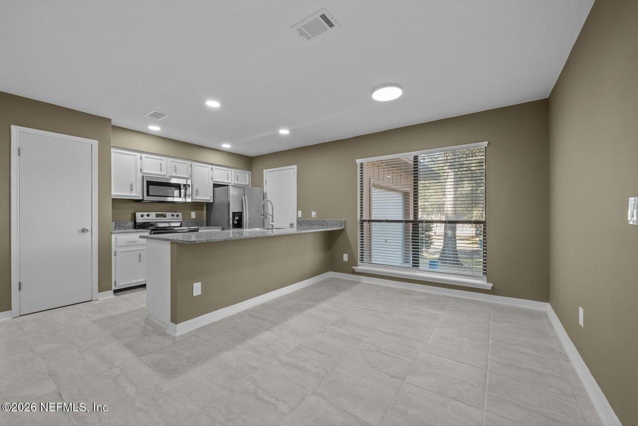 7528 Jasper Ave - Photo 6 of 13
