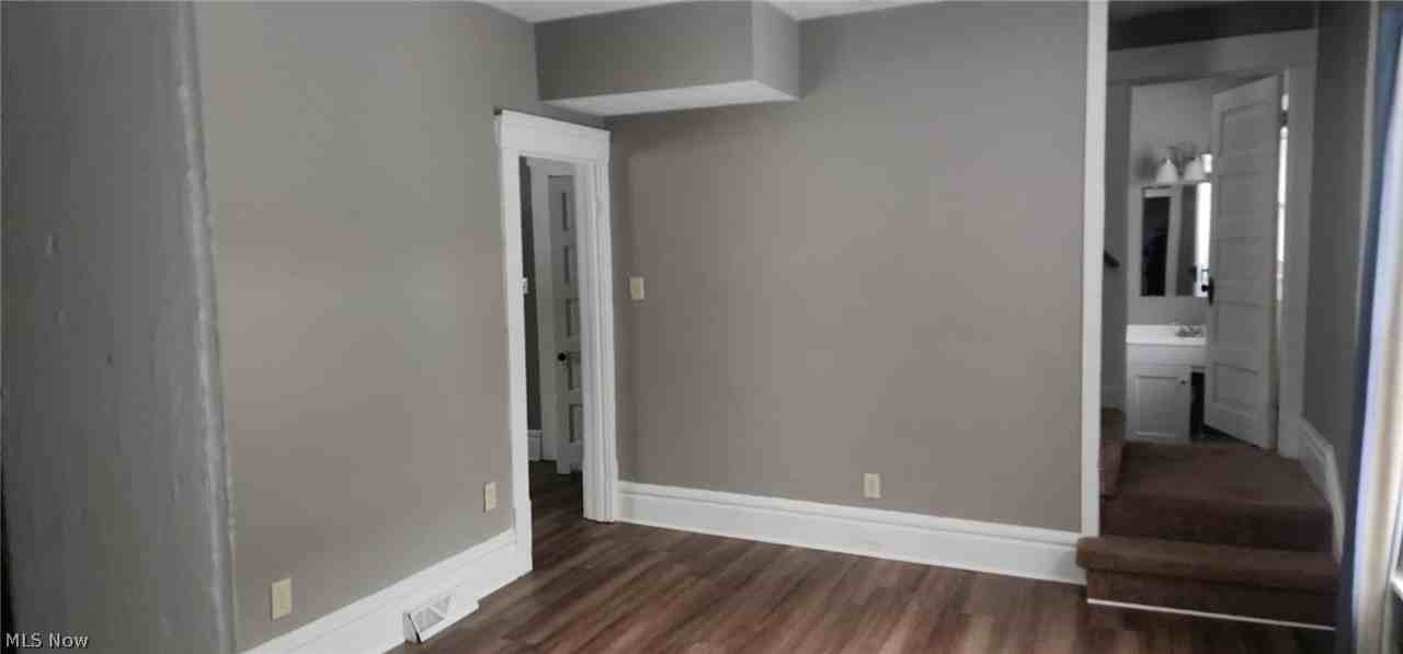 244 Arch St - Photo 2 of 13