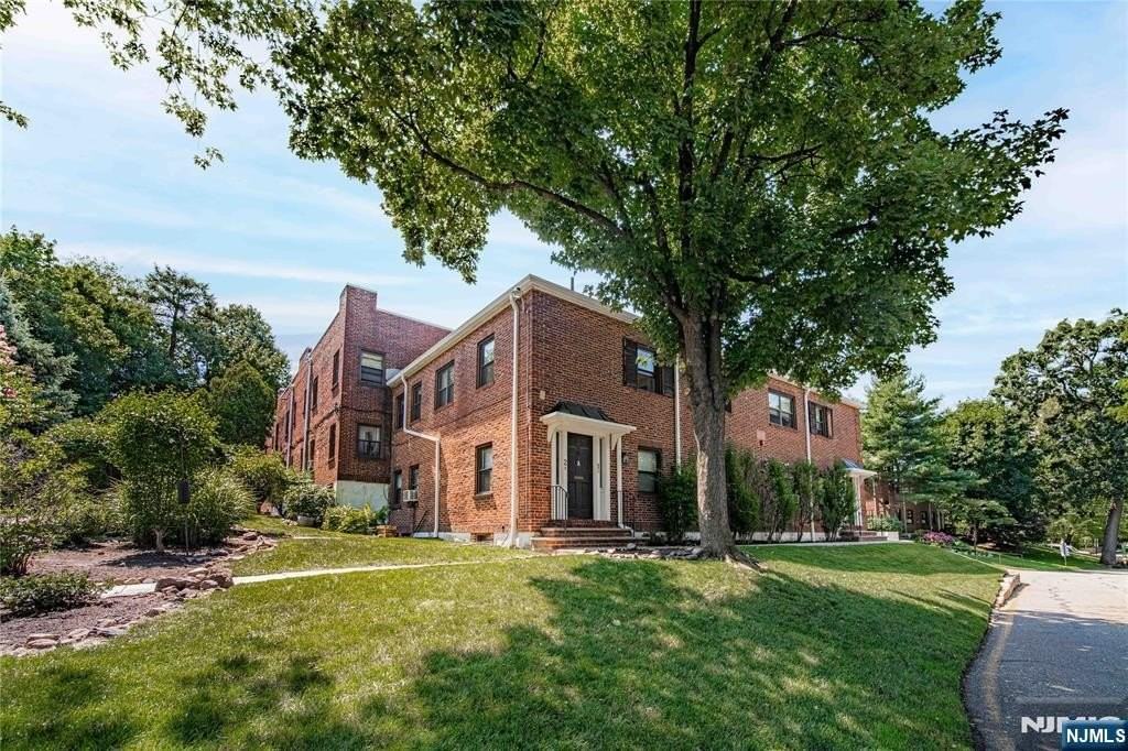 81 Chester Pl #A2C - Photo 2 of 17