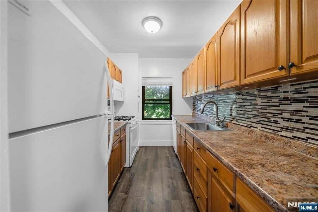 81 Chester Pl #A2C - Photo 7 of 17