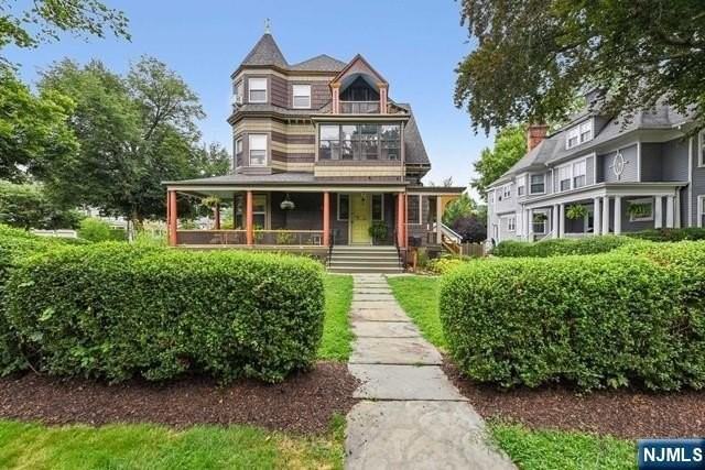90 Midland Ave #4