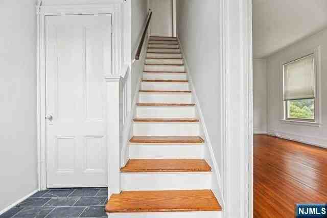 90 Midland Ave #4 - Photo 3 of 37