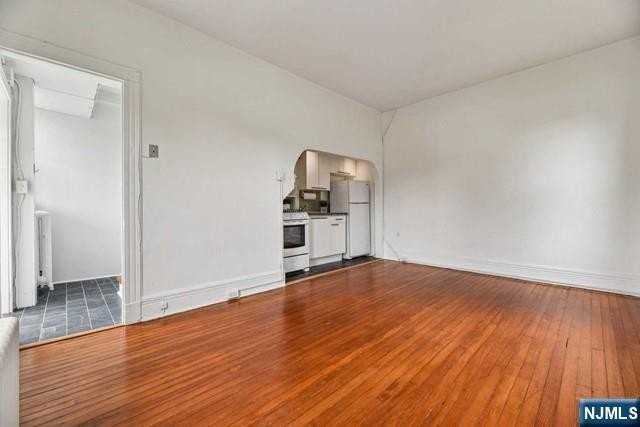 90 Midland Ave #4 - Photo 4 of 37