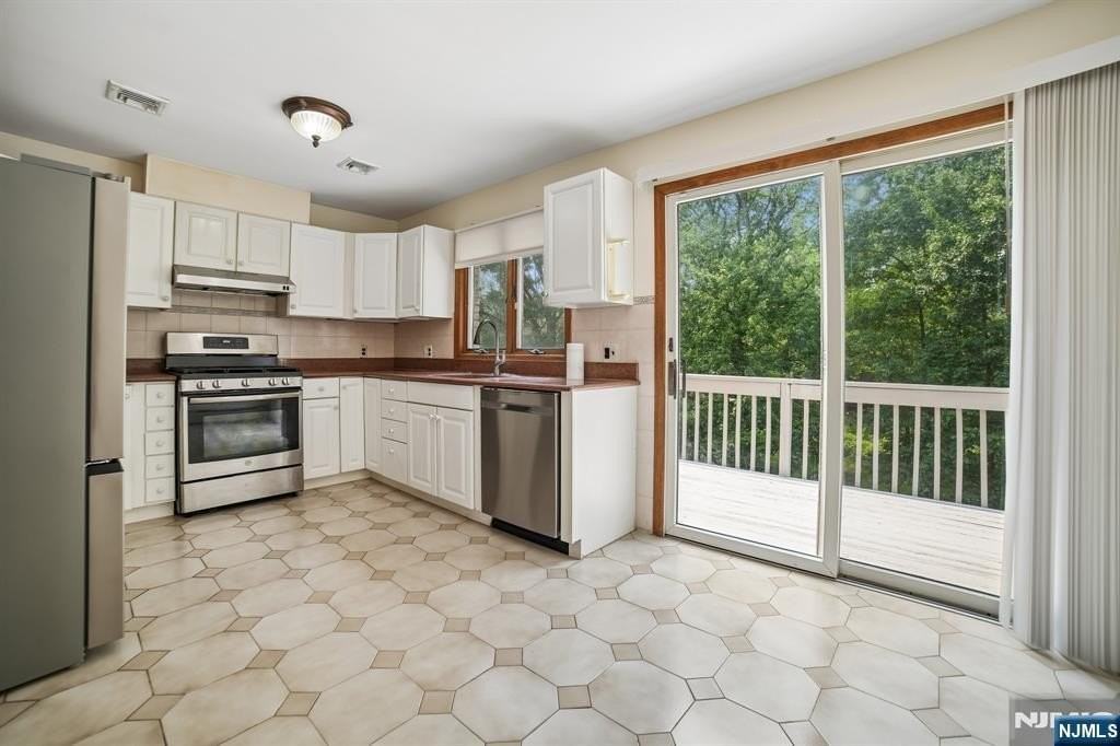 1221 15th St - Photo 3 of 10