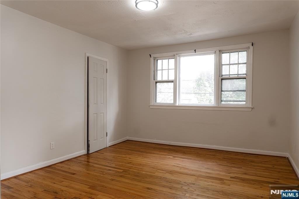 206 1st St #2L - Photo 2 of 9