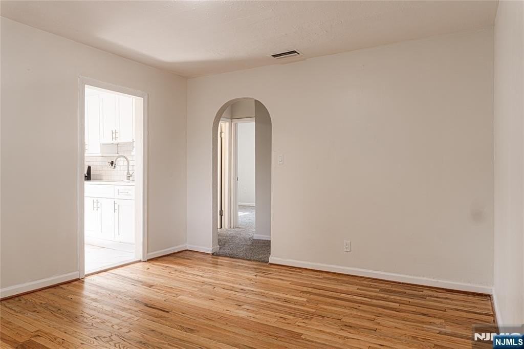 206 1st St #2L - Photo 3 of 9