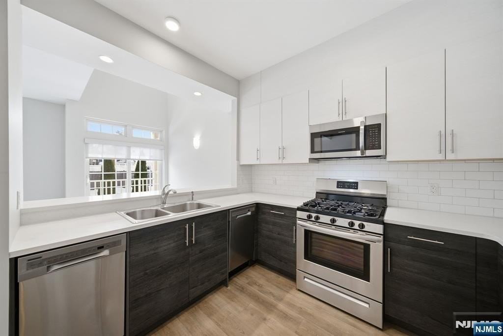 764 Newbridge Rd #2H - Photo 5 of 18