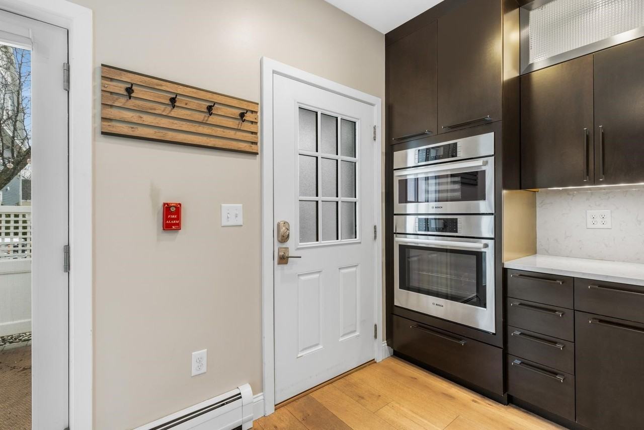 43 Cornwall St #B - Photo 2 of 28