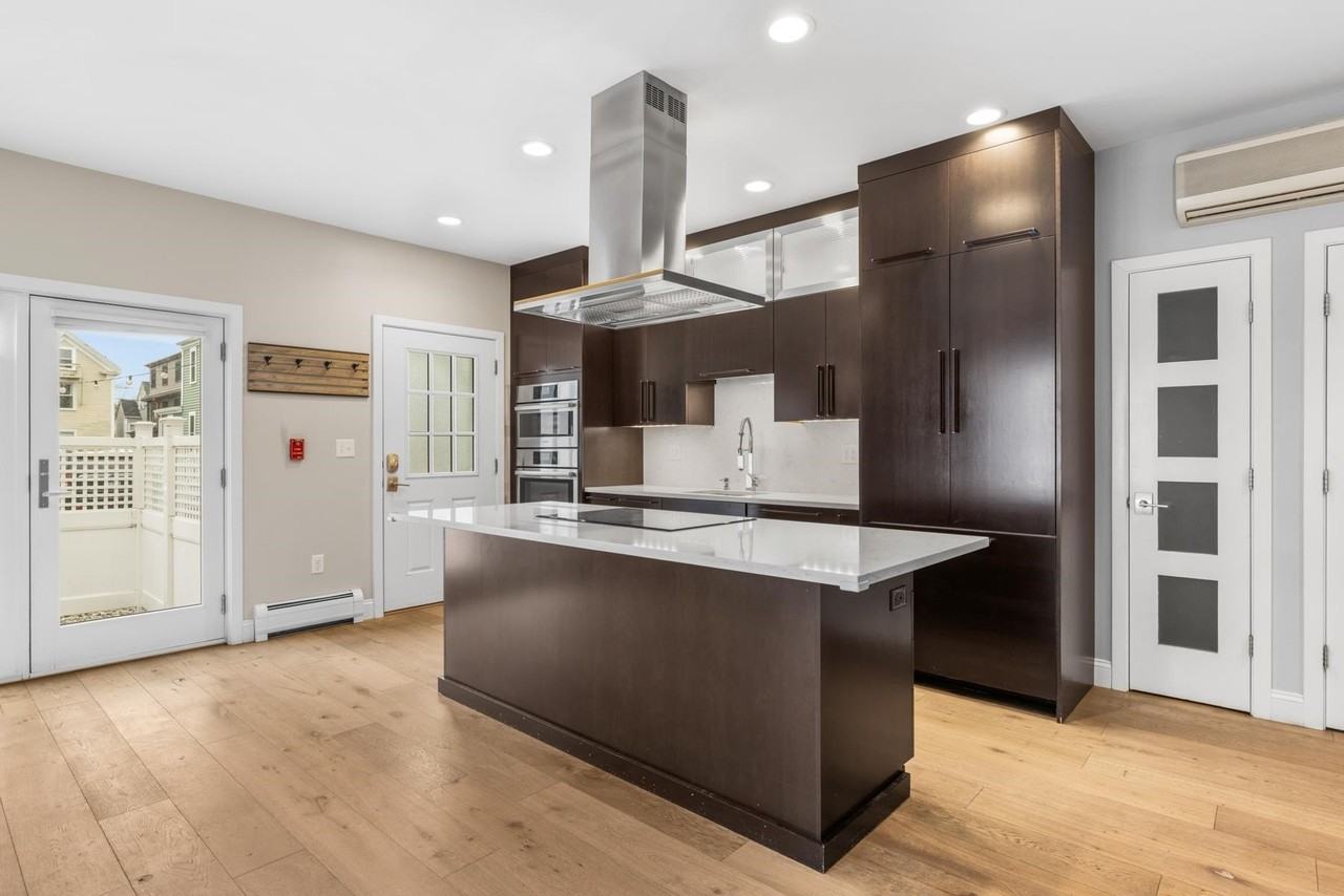 43 Cornwall St #B - Photo 6 of 28