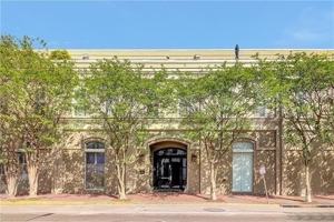 featured image of 840 Tchoupitoulas St #201