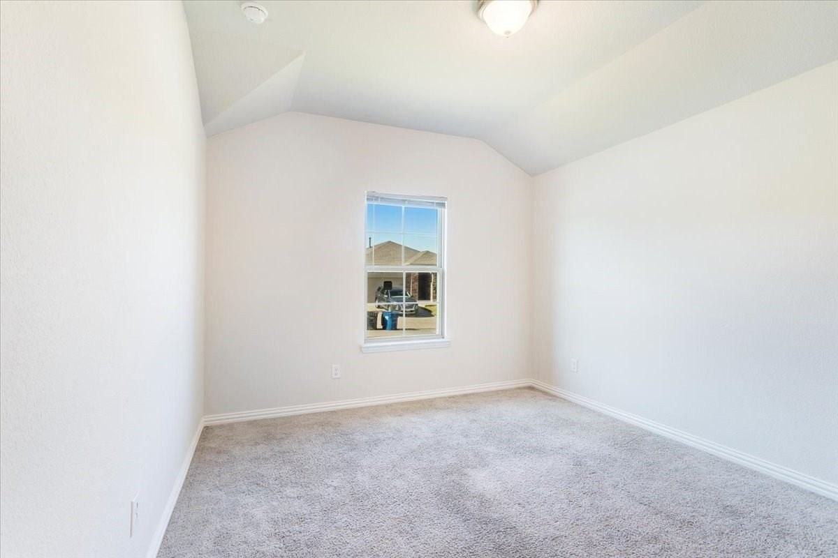1124 Rountree Ct - Photo 7 of 36