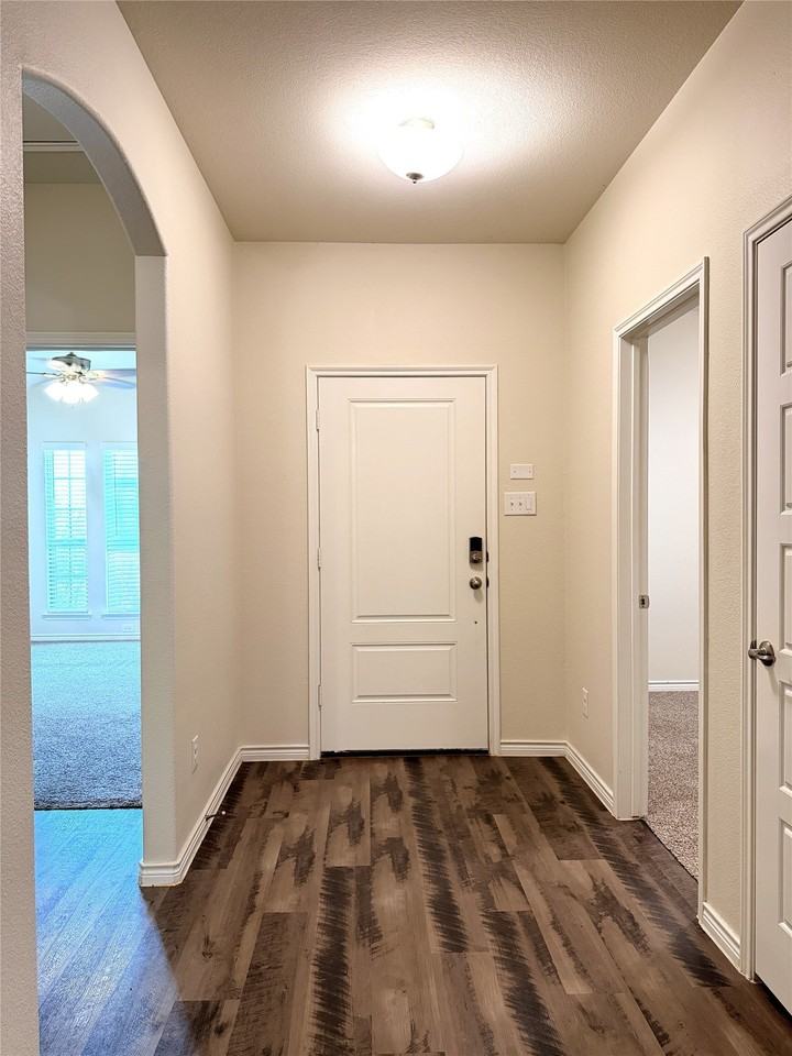 3413 Sabine Dr - Photo 4 of 40