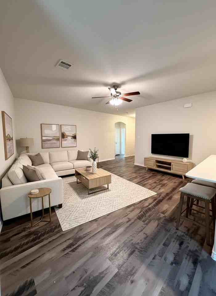 3413 Sabine Dr - Photo 6 of 40