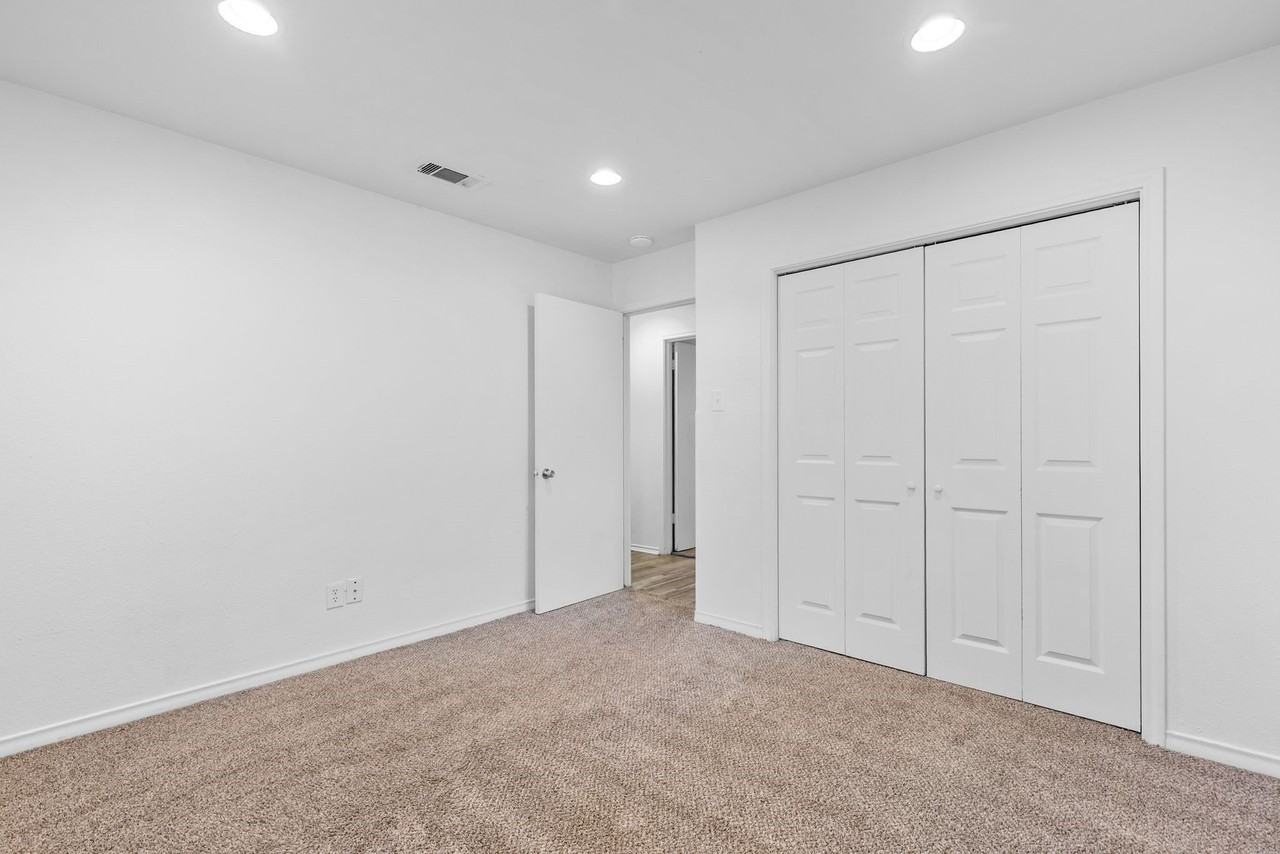 705 Plano St - Photo 2 of 38