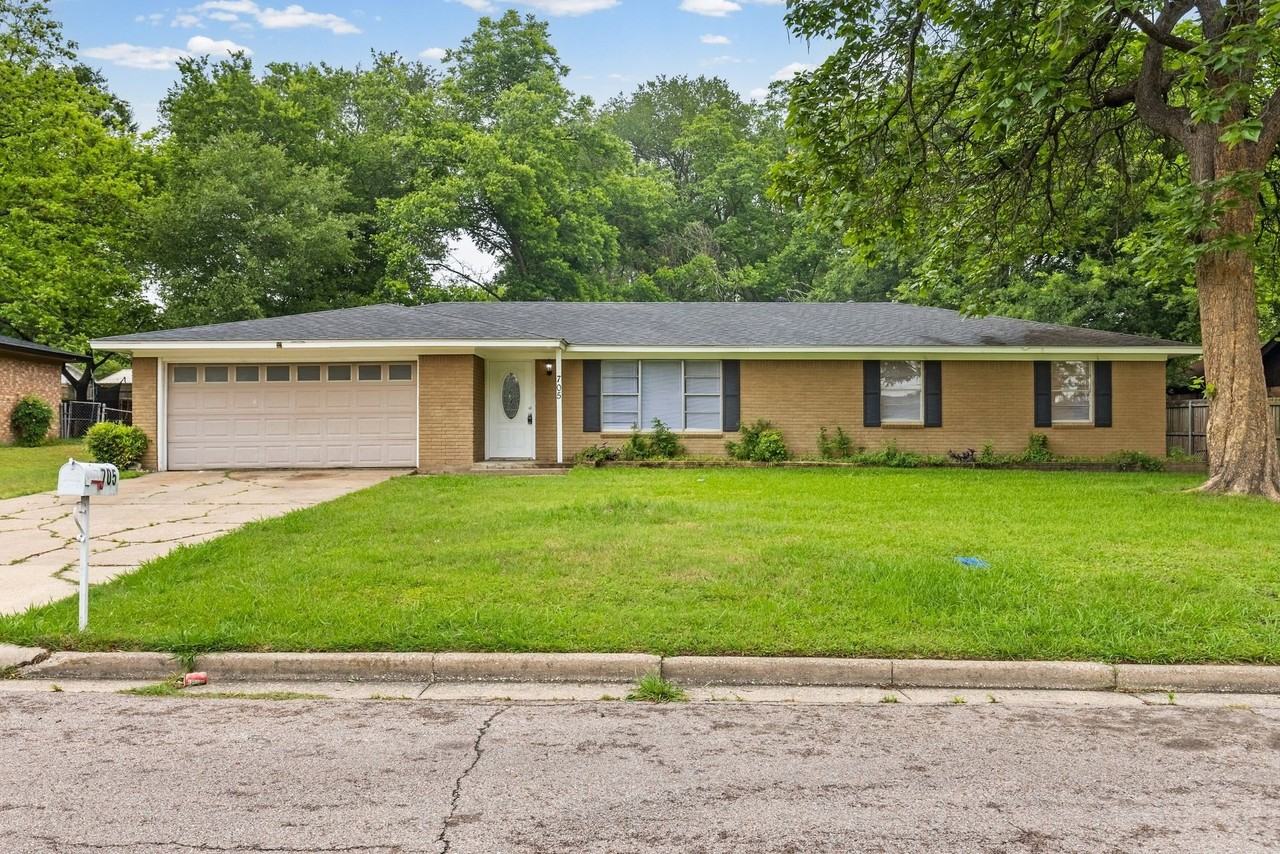 705 Plano St - Photo 4 of 38