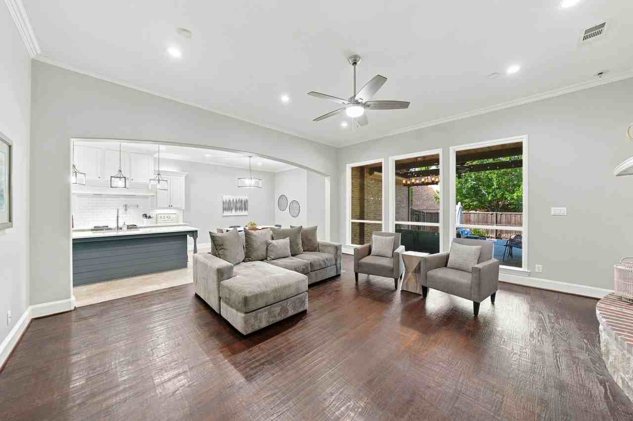 1308 Cotulla Dr - Photo 7 of 38