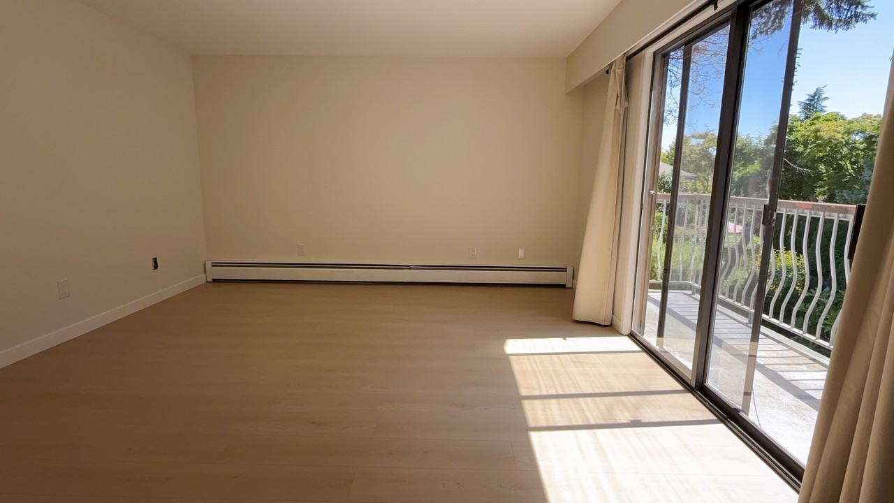 8711 Cullen Crescent - Photo 5 of 17