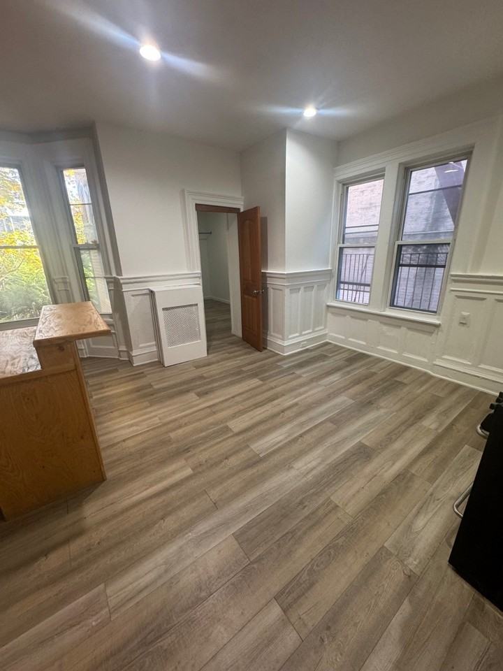 738 Kelly St #2 - Photo 4 of 9