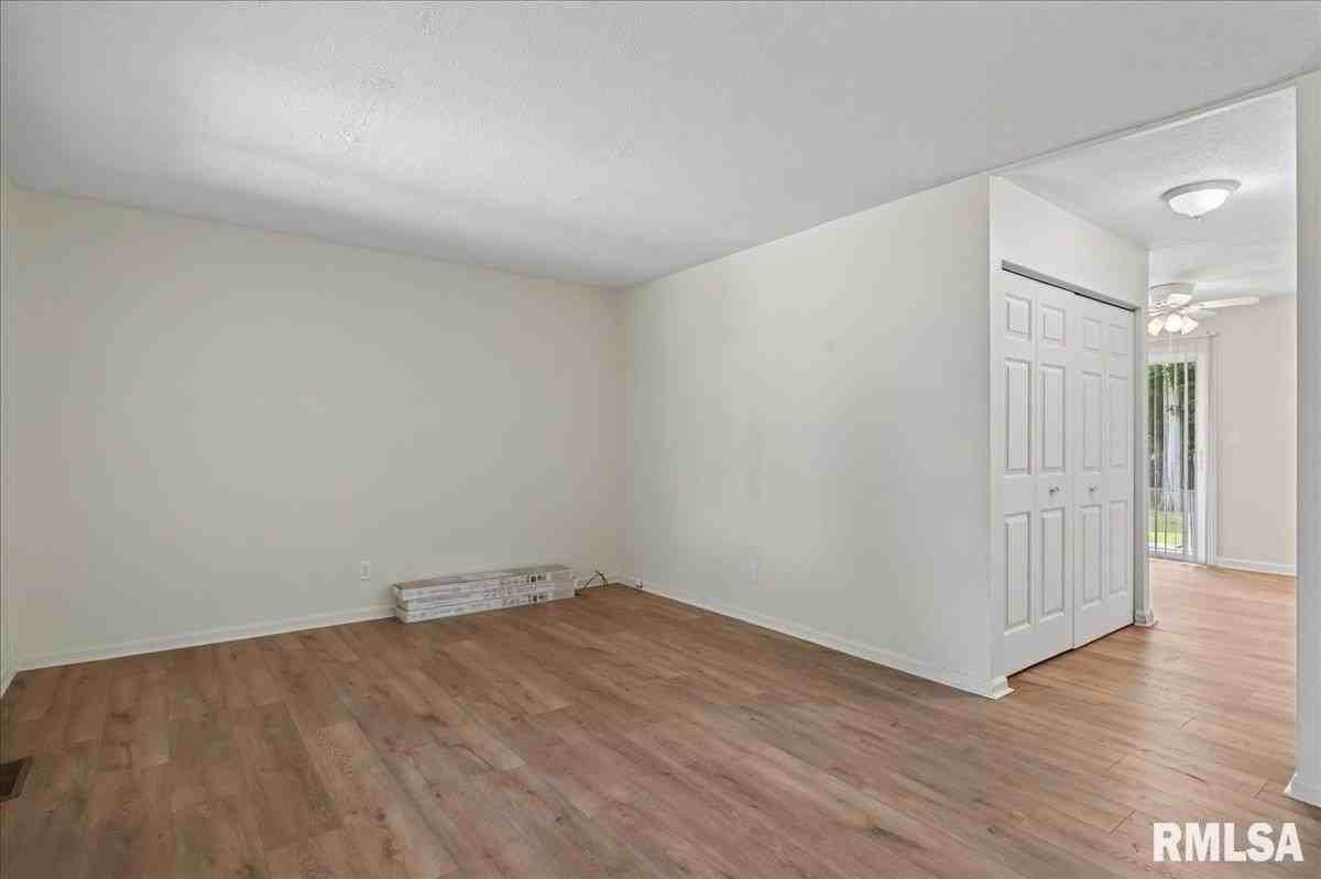 8 Sundowner Ln #8 - Photo 4 of 23