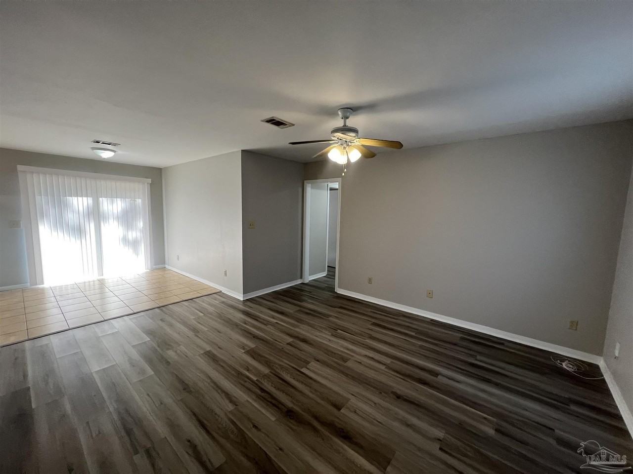 842 Amberway Dr - Photo 3 of 24