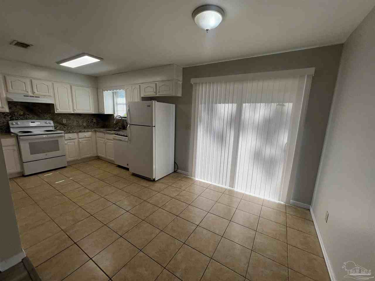 842 Amberway Dr - Photo 4 of 24