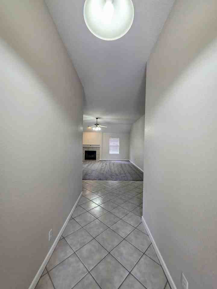 5208 Lavaca Ave - Photo 2 of 11
