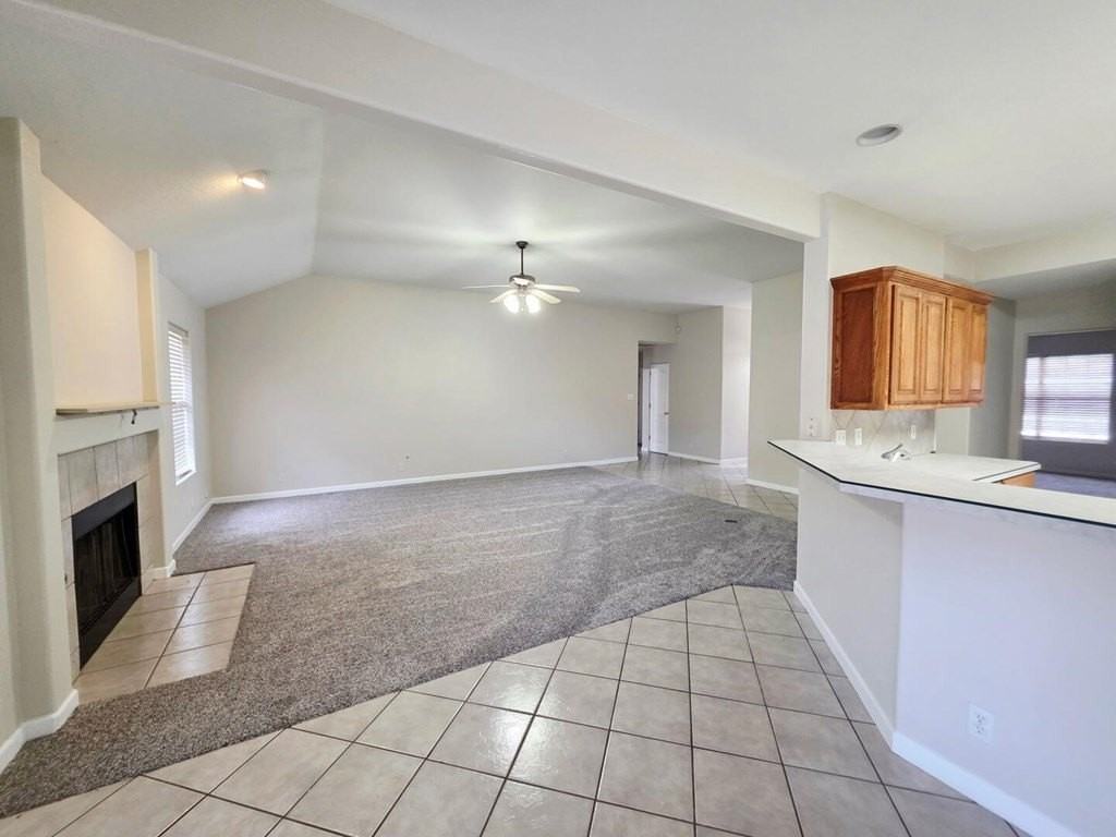 5208 Lavaca Ave - Photo 5 of 11