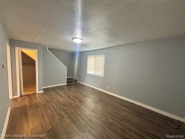 32057 Cheboygan Ct - Photo 2 of 15