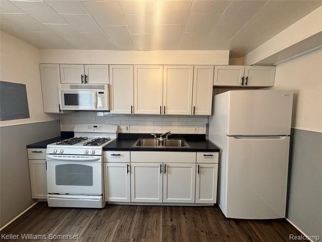 32057 Cheboygan Ct - Photo 6 of 15