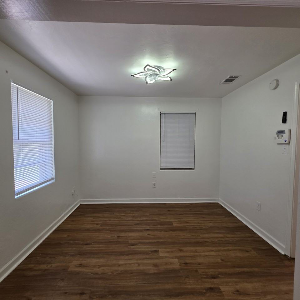 2508 Belmont Dr #1 - Photo 3 of 14