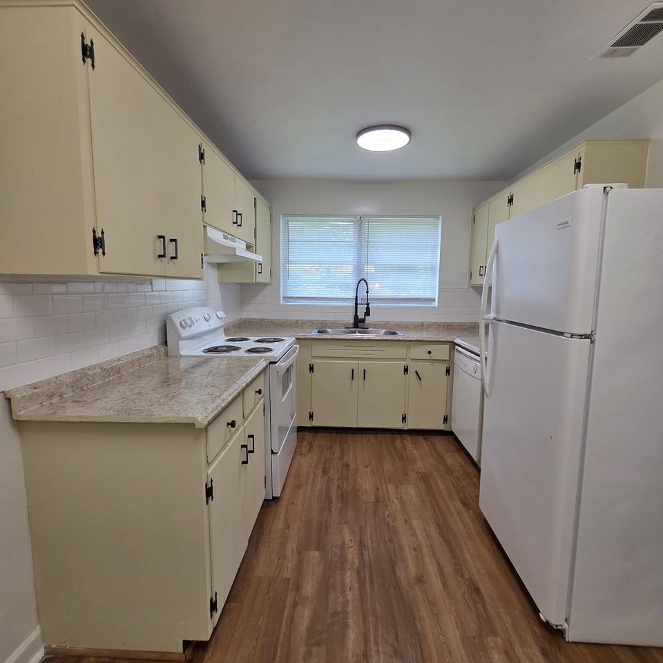 2508 Belmont Dr #1 - Photo 5 of 14