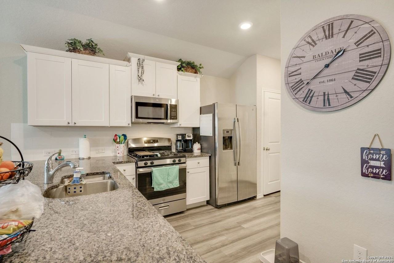 14815 Berkshire Way - Photo 5 of 25