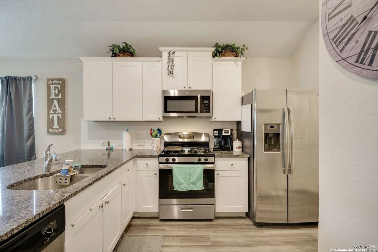 14815 Berkshire Way - Photo 6 of 25