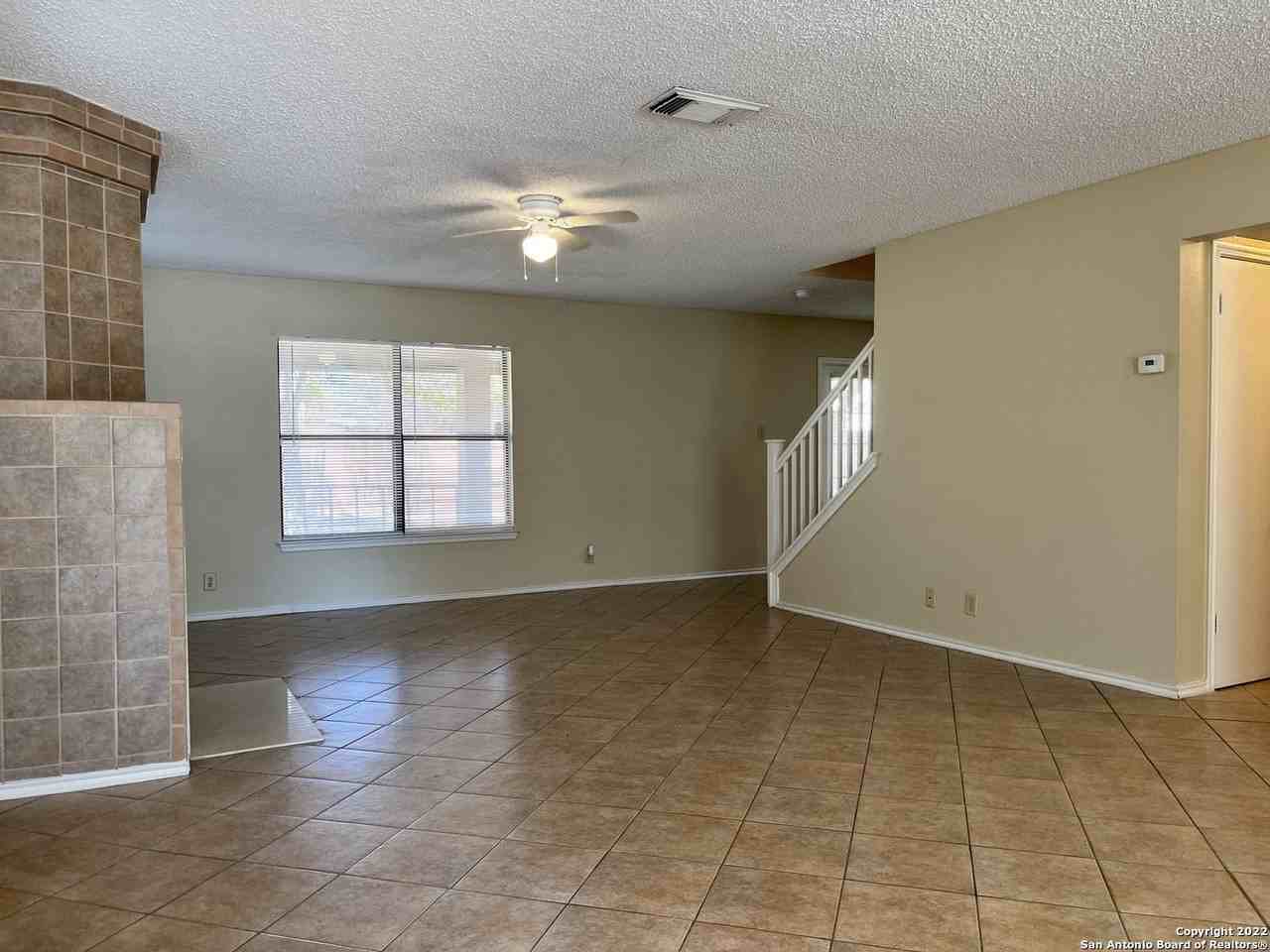7807 Ruby Mdw - Photo 3 of 21