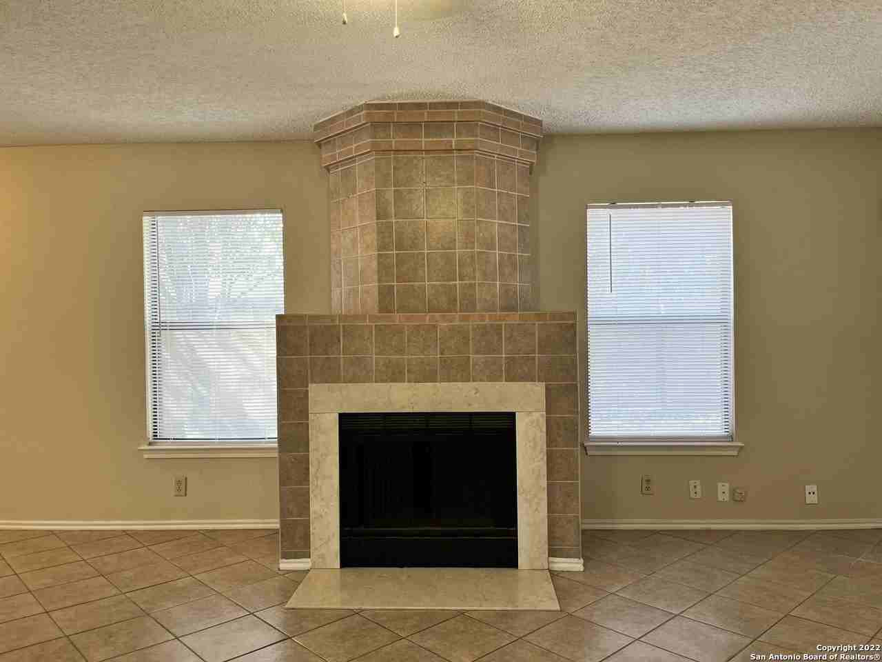 7807 Ruby Mdw - Photo 5 of 21