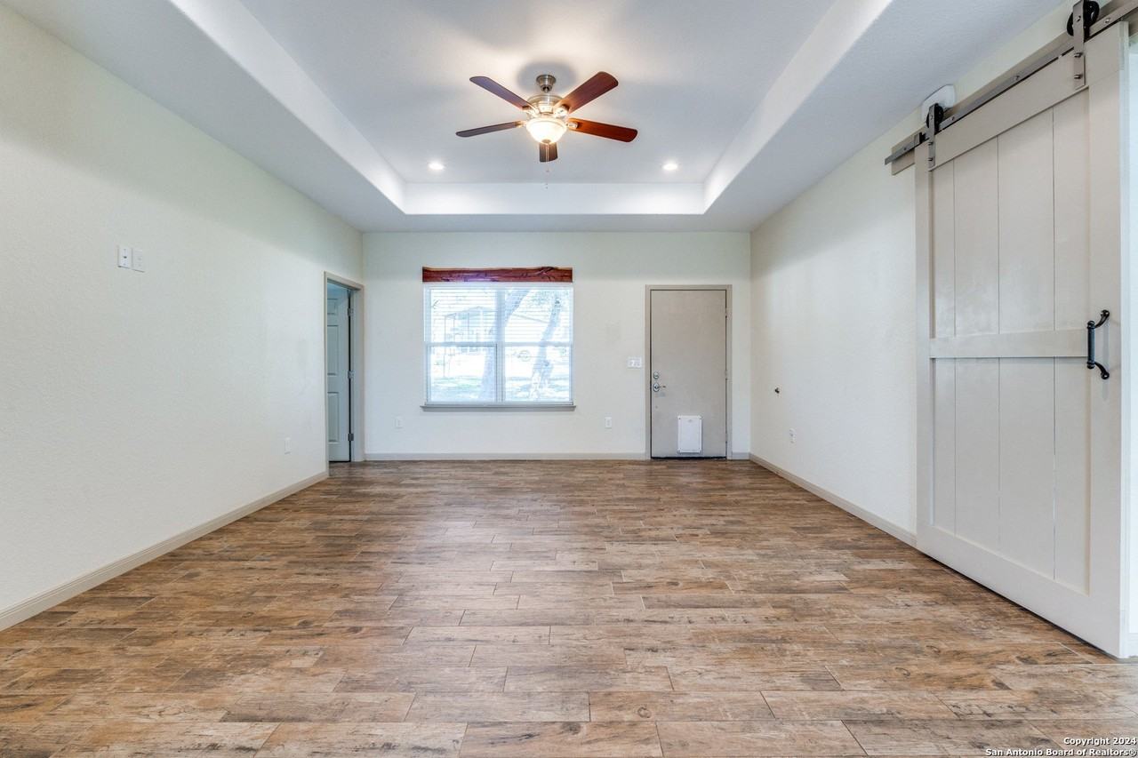 2336 Hornsby - Photo 2 of 12