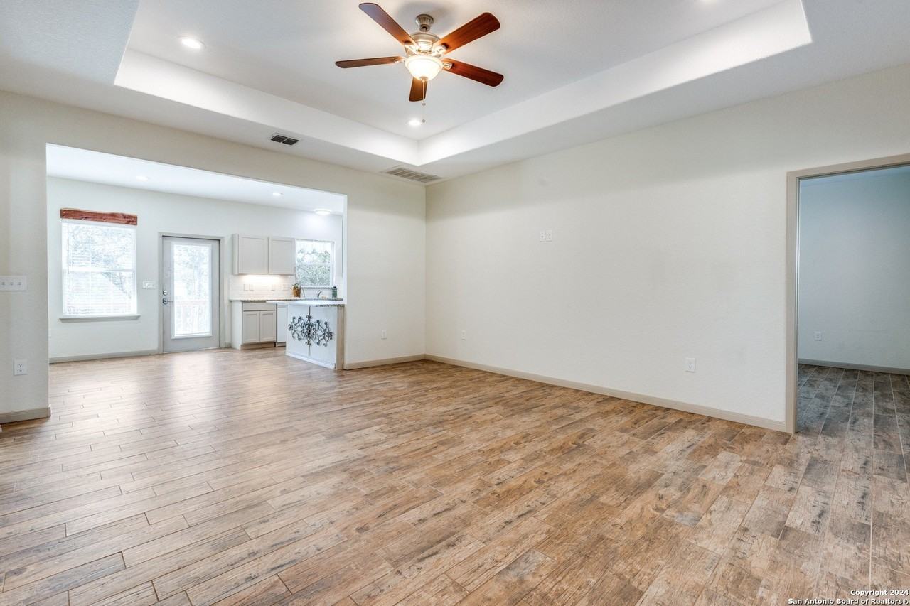 2336 Hornsby - Photo 3 of 12