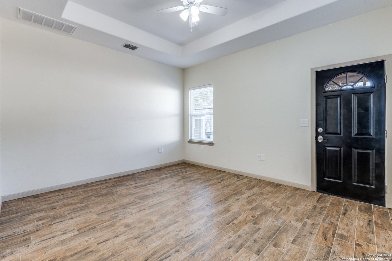 2336 Hornsby - Photo 6 of 12